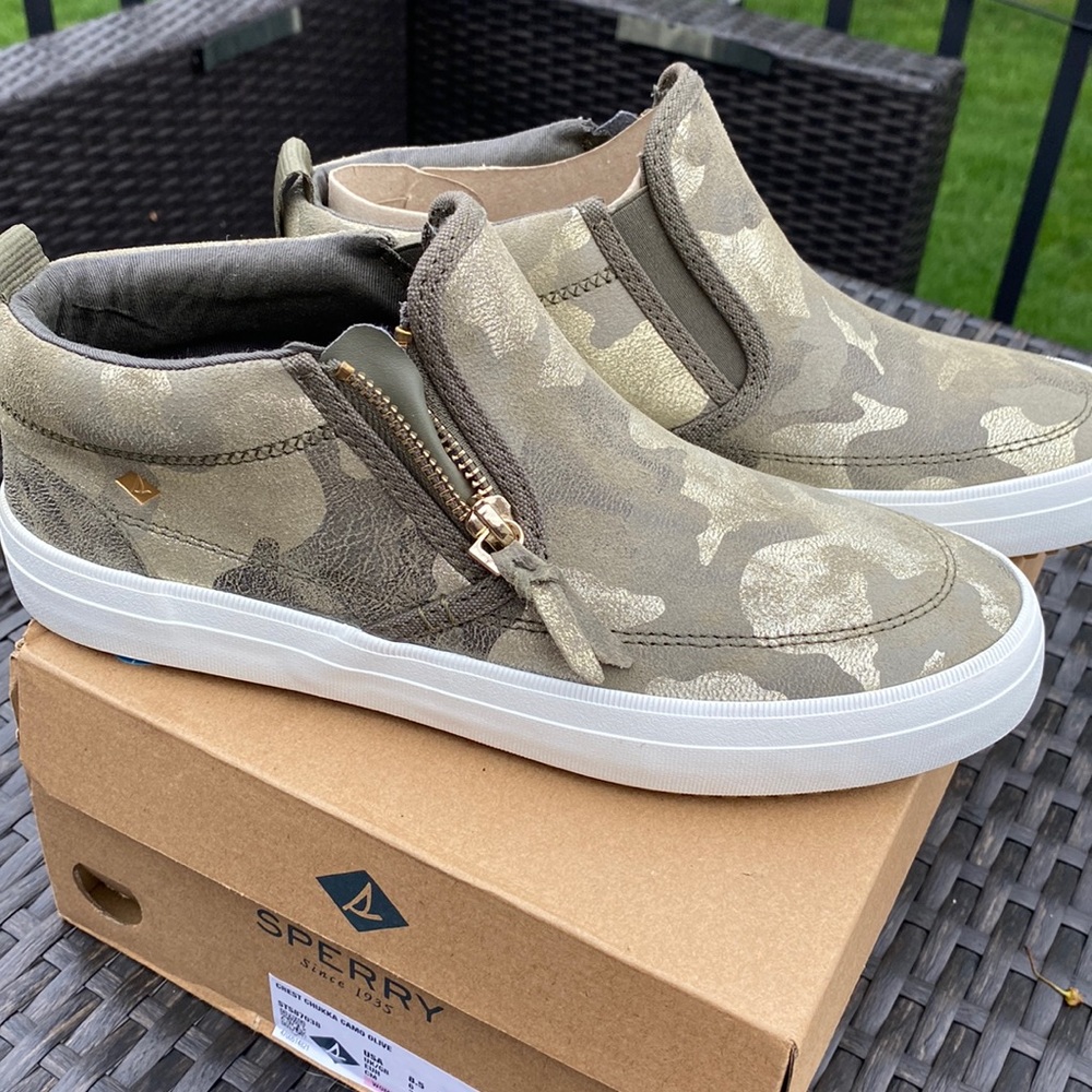 Sperry Crest Lug Chukka boots, Olive Camo New, never worn. Women’s size 8.5
